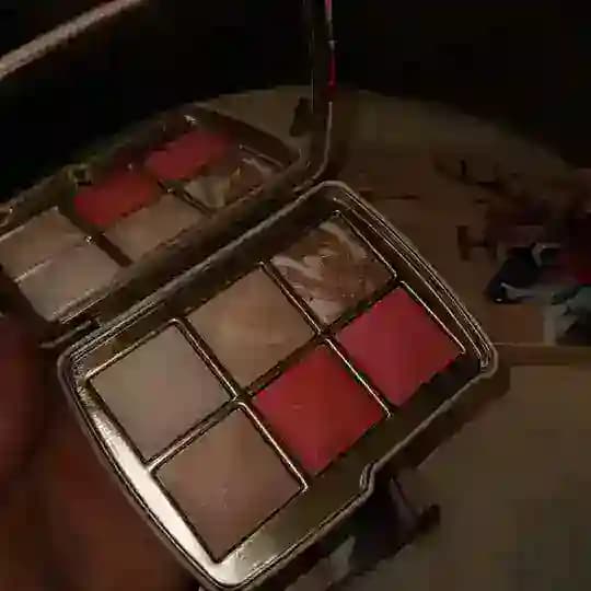 Hourglass.beauty