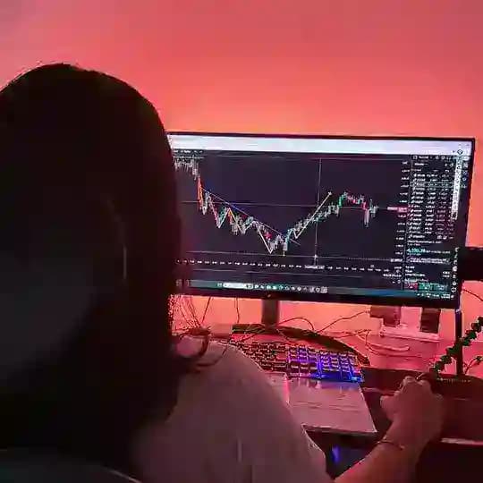 Gurleen Trader official