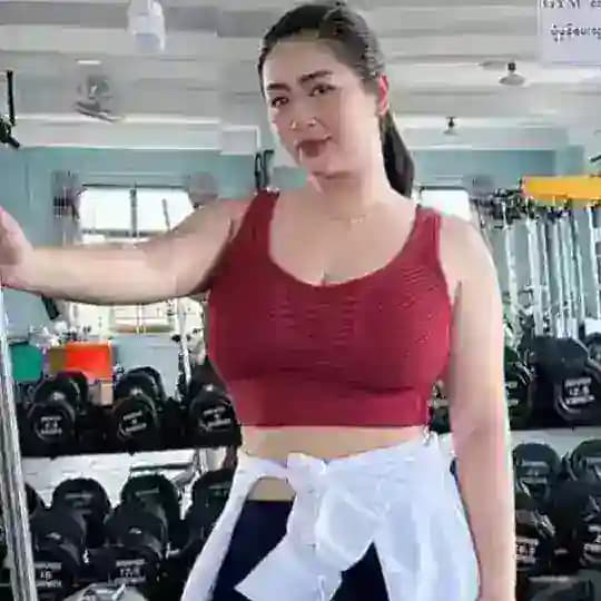 နန်းဝေဝေမြင့်နို့ကြည်ချင်ဝင်လာနော်