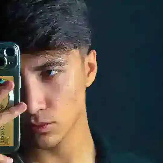 Green Boy💚 Profile