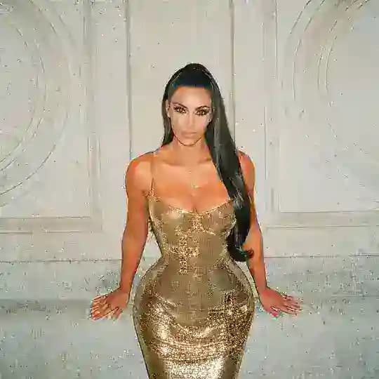 Kim Kardashian 🔥🍑😍💋 Profile