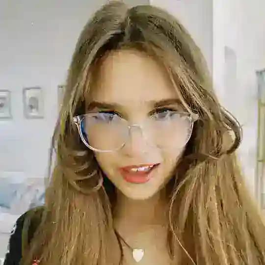 Karolina Protsenko 🎻 Profile