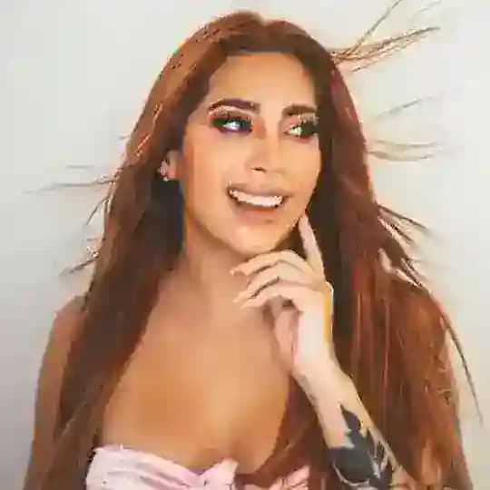 Kim Shantal 🌹 Unofficial
