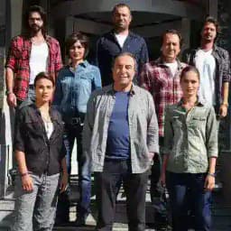 درامای کۆڵانەکانی پشتەوە وەرزی یەکەم Profile