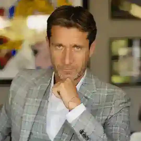 МИХАИЛ КУЧМЕНТ