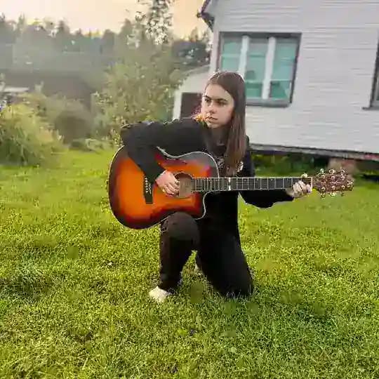 Гитарные сиделки 🎸 [12+]