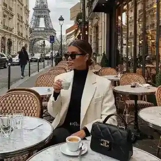 Lady Loundge