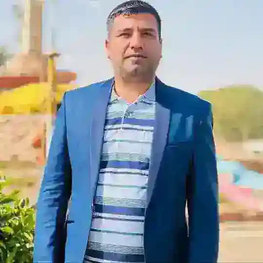 الاستاذ لقب يوسف عناد مدرس التربية الاسلامية واللغة العربية للسادس مهني عام