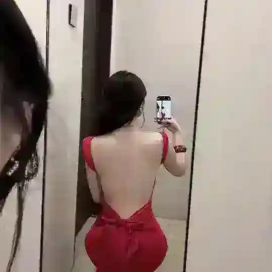 Layla❤️銀行女孩的反差日常