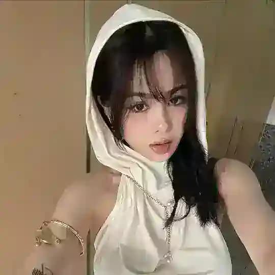 Laurynn Official
