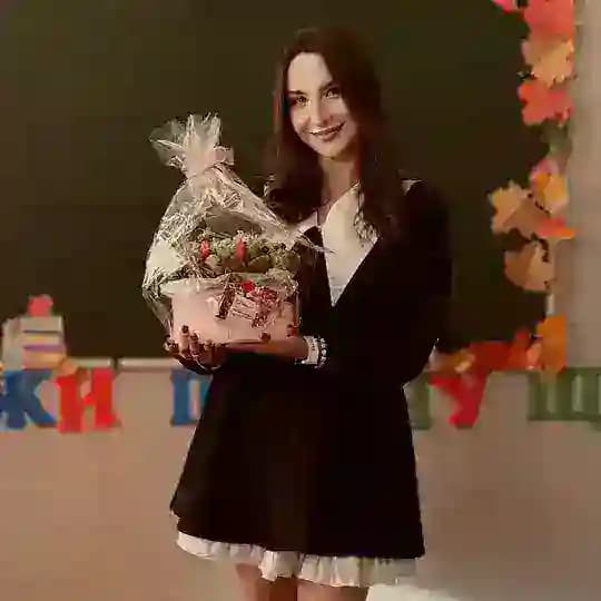 ЛЕОНИДОВНА УЧИТ📚👩🏫