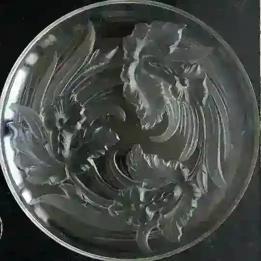 عَلى الهَامِش.