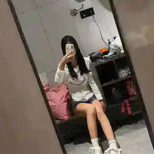 龙华小月💕嫩妹刚下海