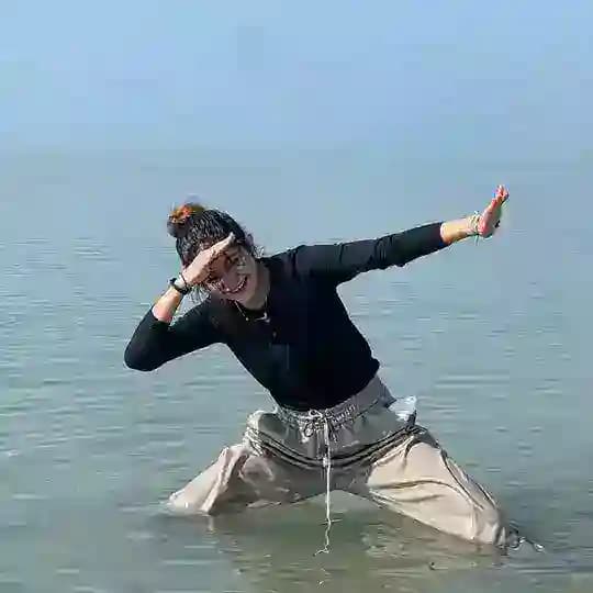 𝗺𝗔𝗡𝗜💘 Profile