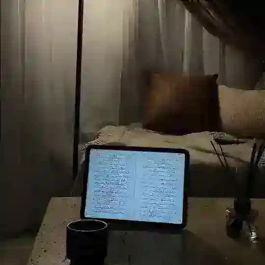 م