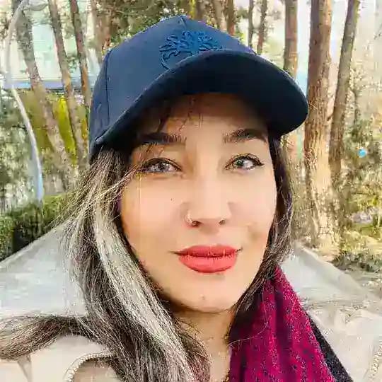 آموزش زبان انگلیسی | Mandana Fanaei Profile