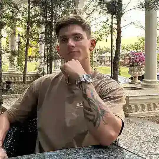 Максим Лакі | Твій гід по Etsy Profile