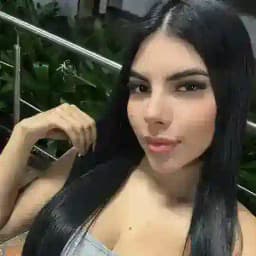 Emily Pérez Profile