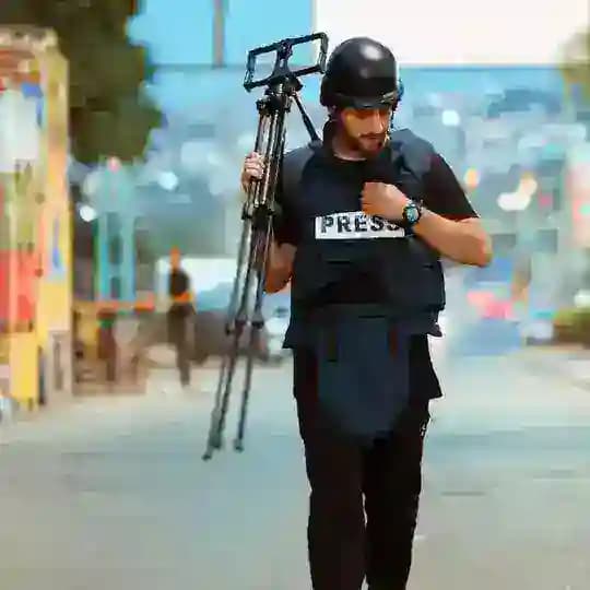 الصحفي محمد نزال