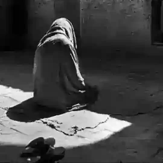 حكآية غريبة