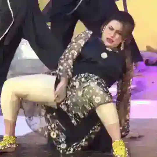 HOT PAKISTANI MUJRA