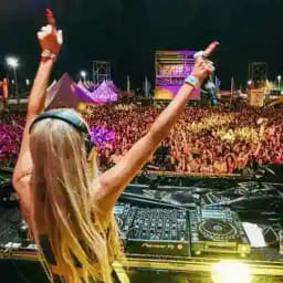 خوشگله میخواد قر بده💃🏽 Profile