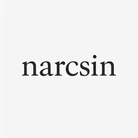 Narcsin | نارسْسين🧵🪡