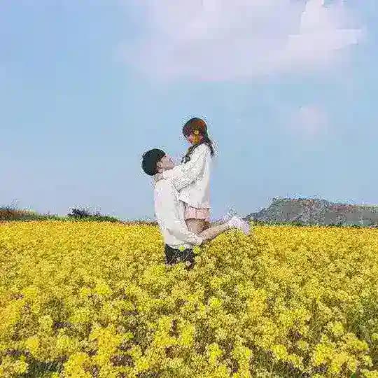 နေ့မှာမရယ် ညမှာငို