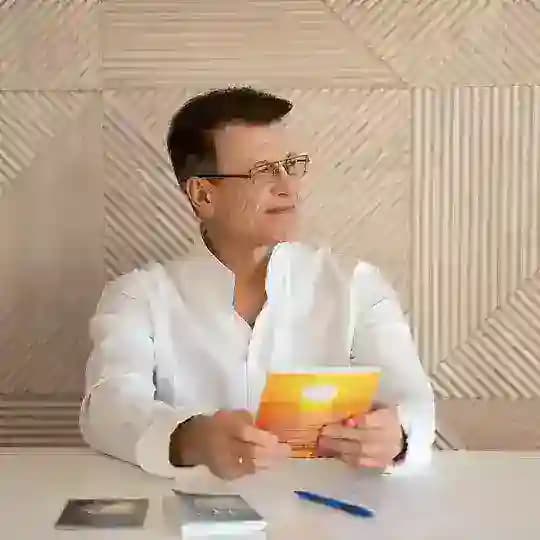 СЧАСТЬЕ ДАР ОМ ЭЛИКСИР МОЛОДОСТИ Олег Макеев