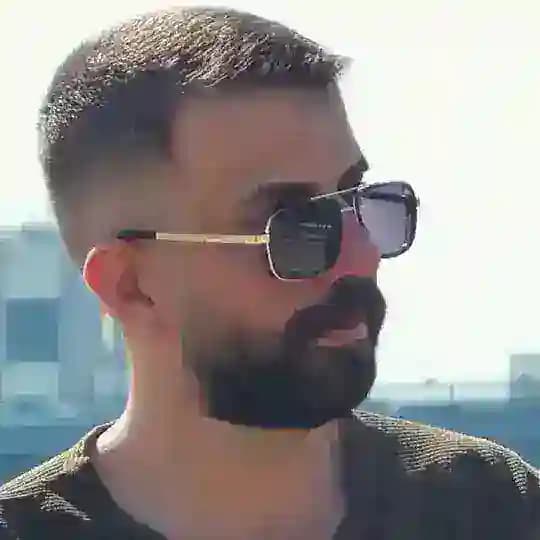 الاستاذ عمر العامري