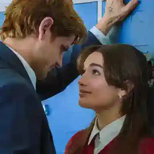 فیلم رد فلگ (پرچم سرخ) Red Flags | فیلم مالامور Malamore | فیلم تأثیر بد Mala Influencia (نفوذ بد) | فیلم یک قصه عاشقانه Dracula