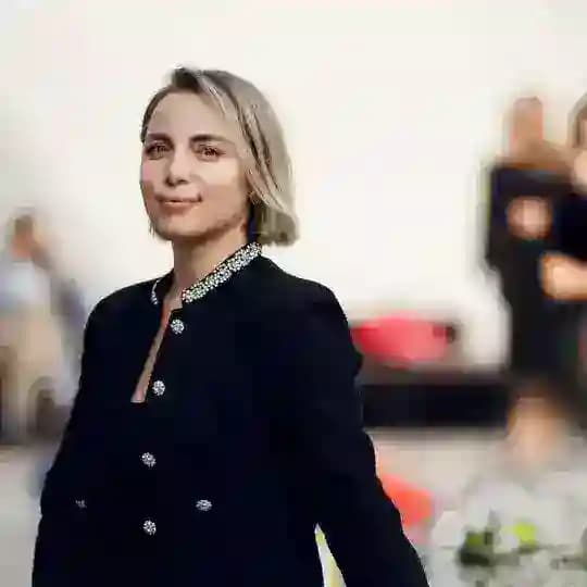 ПЛОТНИКОВА