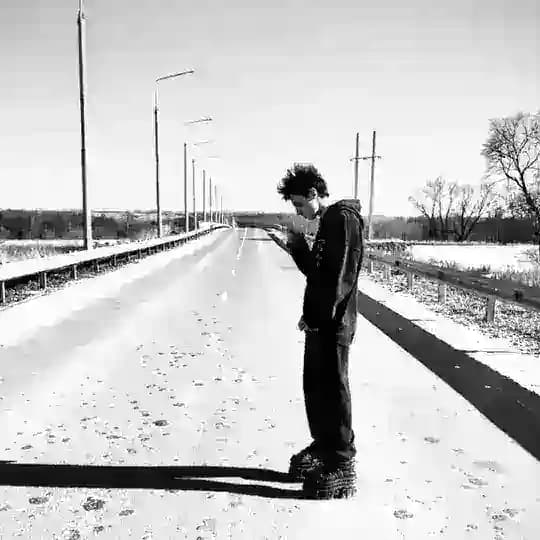 UGLYMODERN/LUXURYGRUNGE