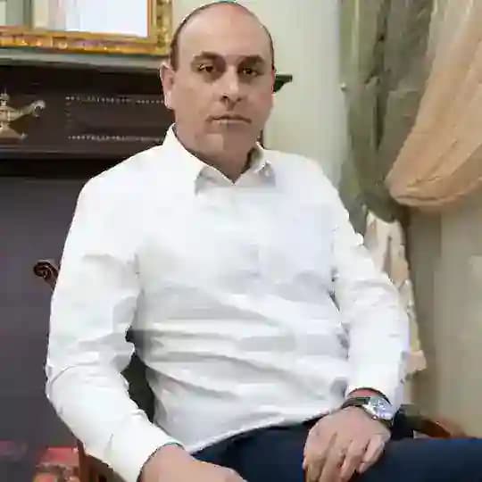 потерял глаза