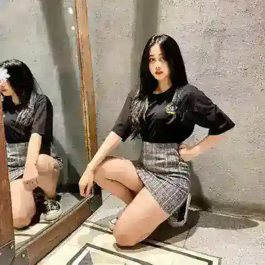 QUẤT LÂM TỰ Profile