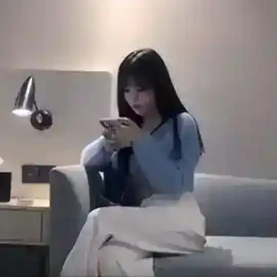 偷拍学生清纯素人中出探花