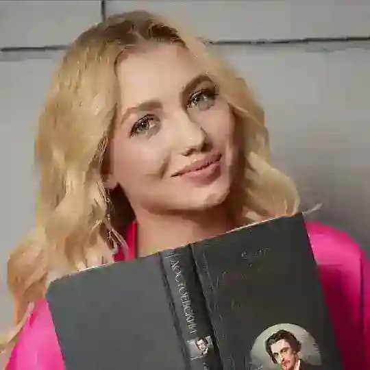 Russian with Anastasia Romanova