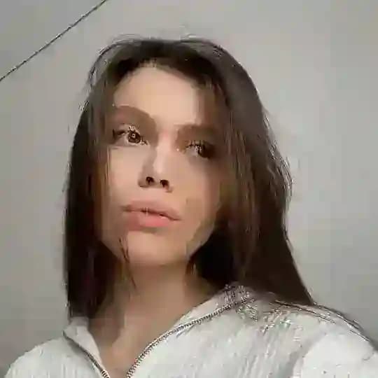 Карина Савельева | Веб-дизайн и нейросети