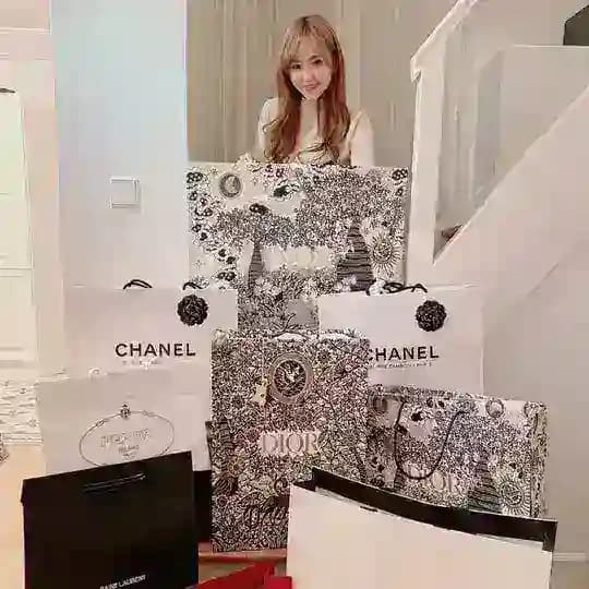 ☃️雪人法国连线代购🛍️ Profile