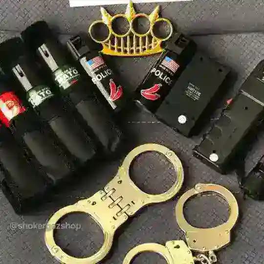 فروشگاه شوکر برقی اسپری فلفل شوکربرقی افشانه فلفلی اشکآور ناتو پلیس دستبند لولایی دستبند زنجیری نظامی