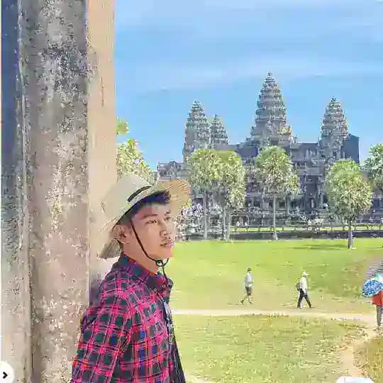 ពូអាយ ធី Profile