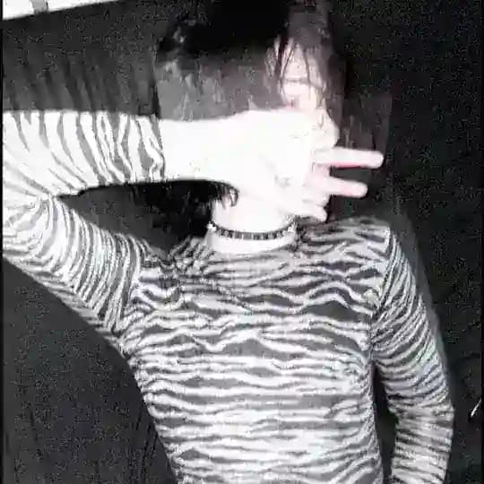 сники