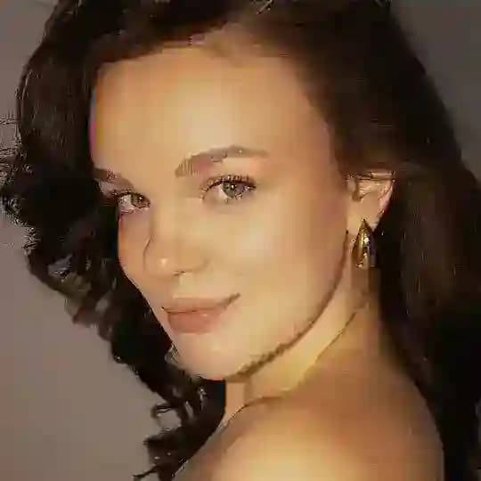 Софико печатает