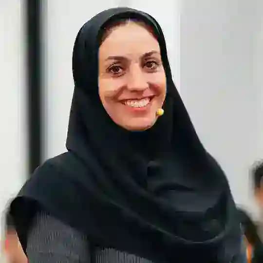 قانون کار و بیمه | سمیه قندهاری
