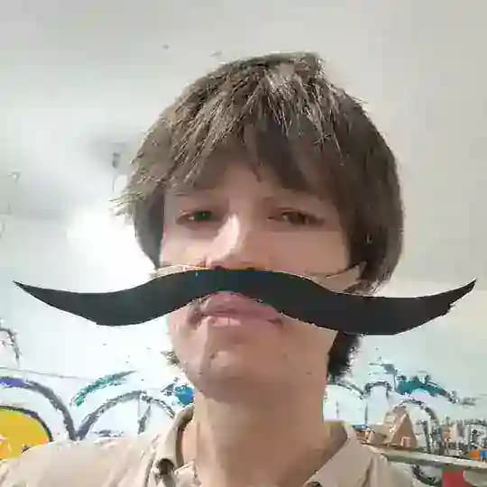 Артём в Интернете