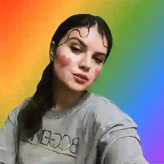 Соню все бесит