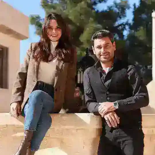 شهر دور ، با مدیر برنامه ام تماس بگیر ، زیرزمین ، تو کسی هستی که دوستش دارم ، سریال ترکی