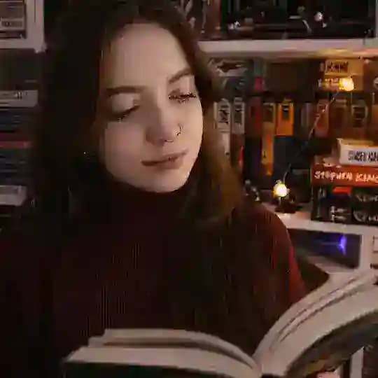 Книжный дворик 🦇