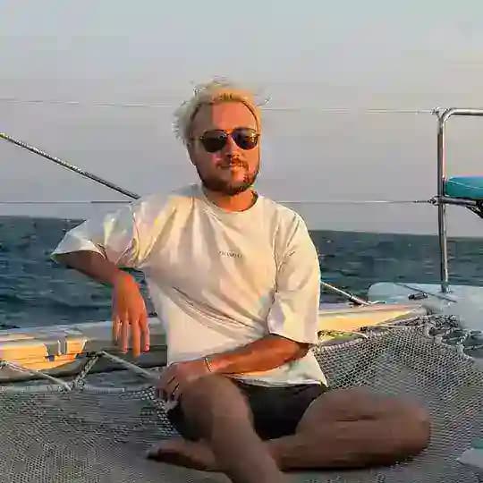 чела реально зовут