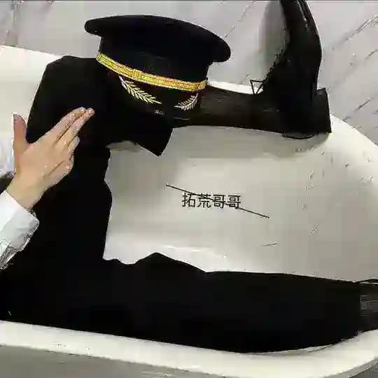 拓荒哥哥丨正装粗口